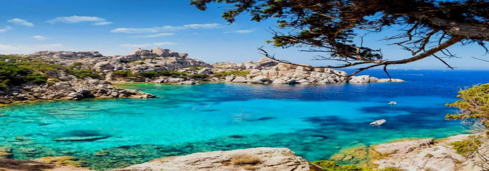 Chia: spiagge, cosa vedere e hotel consigliati - Sardegna.info