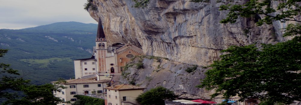 Sentiero Busatte Tempesta: Informazioni Utili Per il Trekking sul Lago